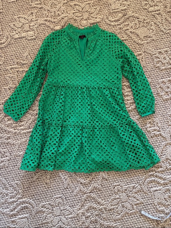 J. Crew Dresses & Skirts - J. Crew Bright Green Eyelet Tiered Dress Size Small